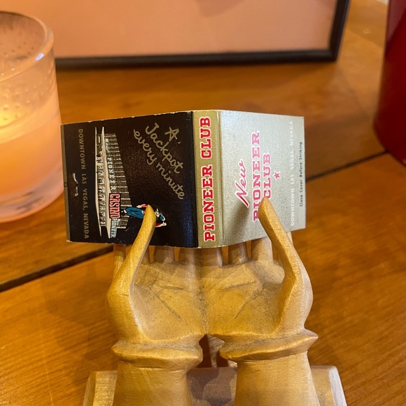 Vintage New Pioneer Club - Las Vegas, Nevada Collectable Souvenir Matchbook - Picture 4 of 6